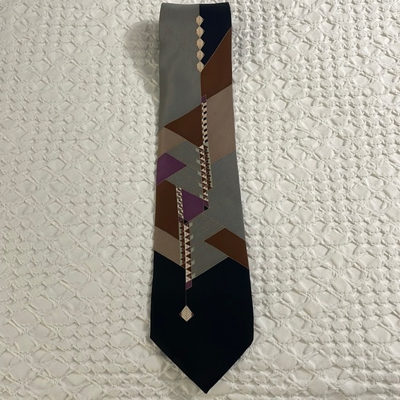 ‘Frank Llyod Wright’ 100% Silk ‘Made in Korea’ Tie - Picture 3 of 8